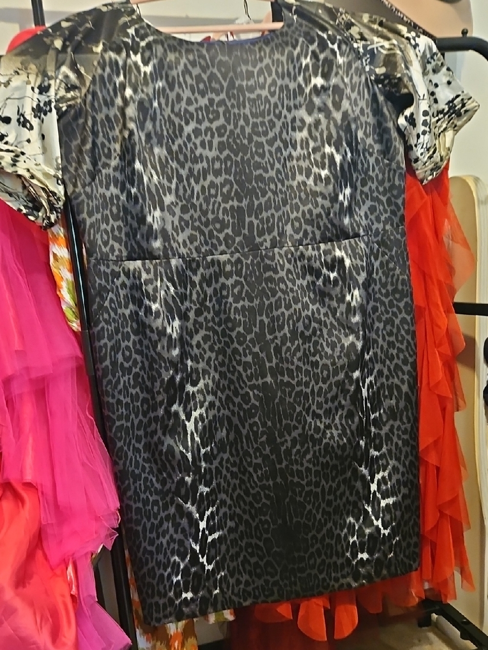 Tahari Woman Sz 18 Short Sleeve Lined Animal Print Dress With Pockets